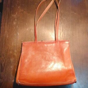 Vintage Made In Colombia Tan Brown Genuine Leather Shoulder Tote